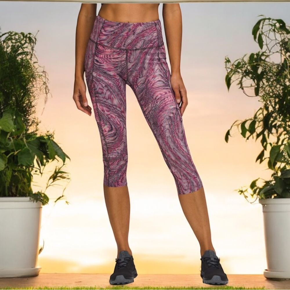 Lululemon Fast and Free High-Rise Crop 19" in Dimensional Sonic Pink Multi Sz 10